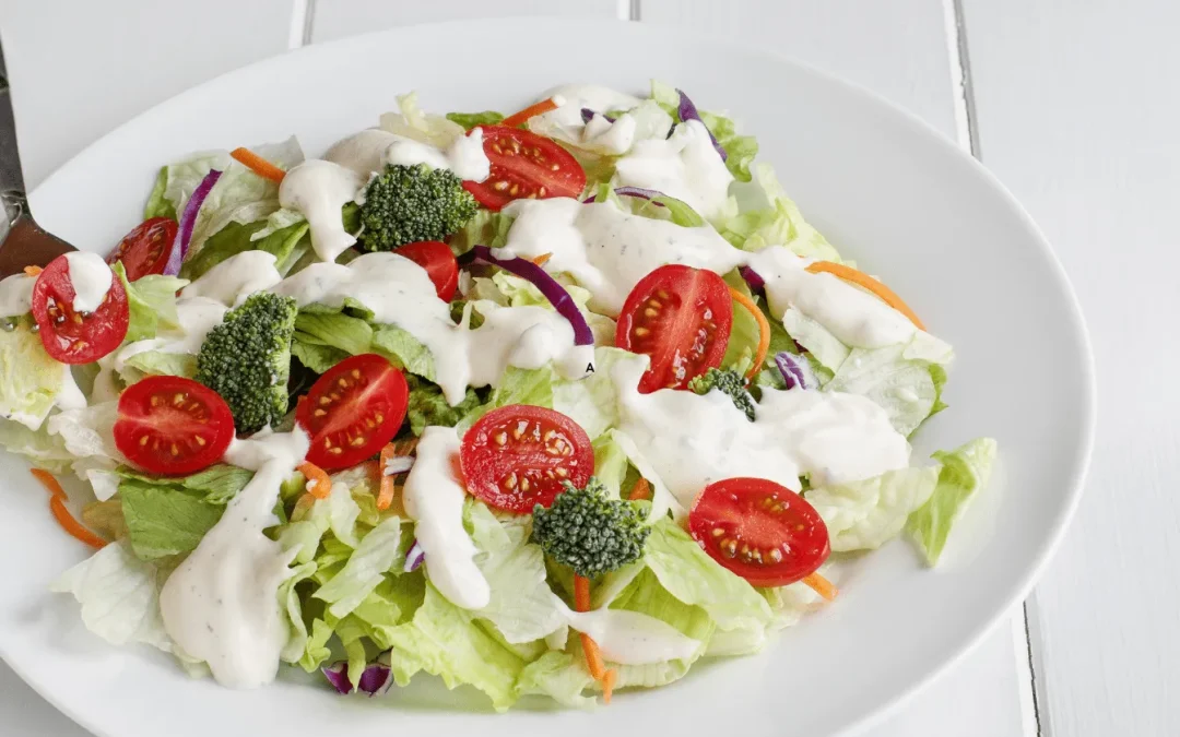 10 idées de sauces pour sublimer vos salades