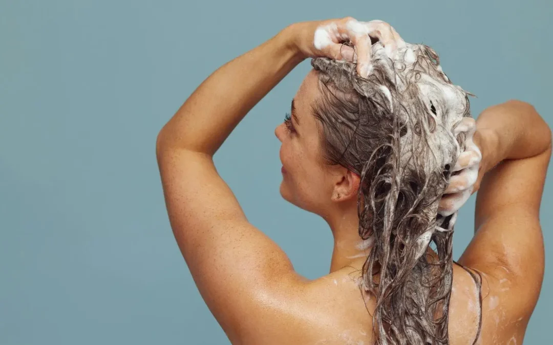 Spiruline et cheveux : quels résultats attendre avec un comparatif avant-après ?
