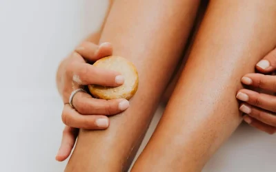 Jambes lourdes et circulation sanguine : causes, solutions et gestes de secours