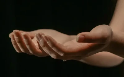 Fourmillements dans les mains : quelles sont les causes et quand s&rsquo;inquiéter ?