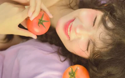 Peau grasse et alimentation : quel est l’impact de ce que l’on mange sur le sébum ?